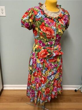 Floral Button-Front Midi Dress in Multicolor